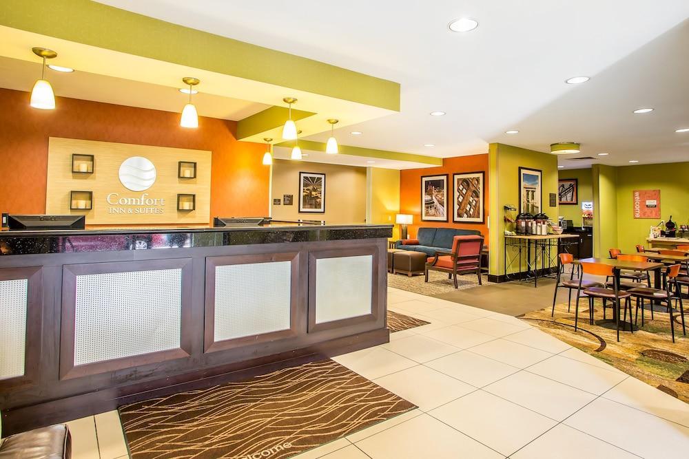 Comfort Inn & Suites Kansas City - Northeast Exterior foto