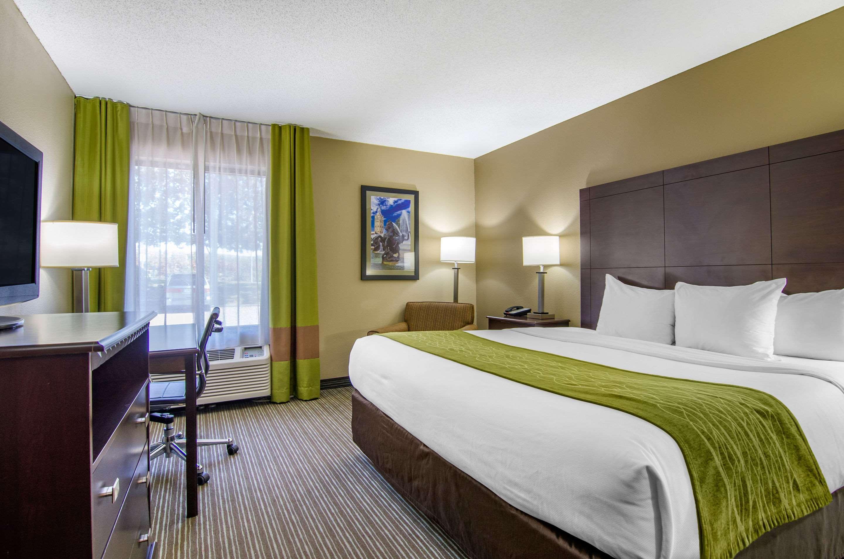 Comfort Inn & Suites Kansas City - Northeast Exterior foto