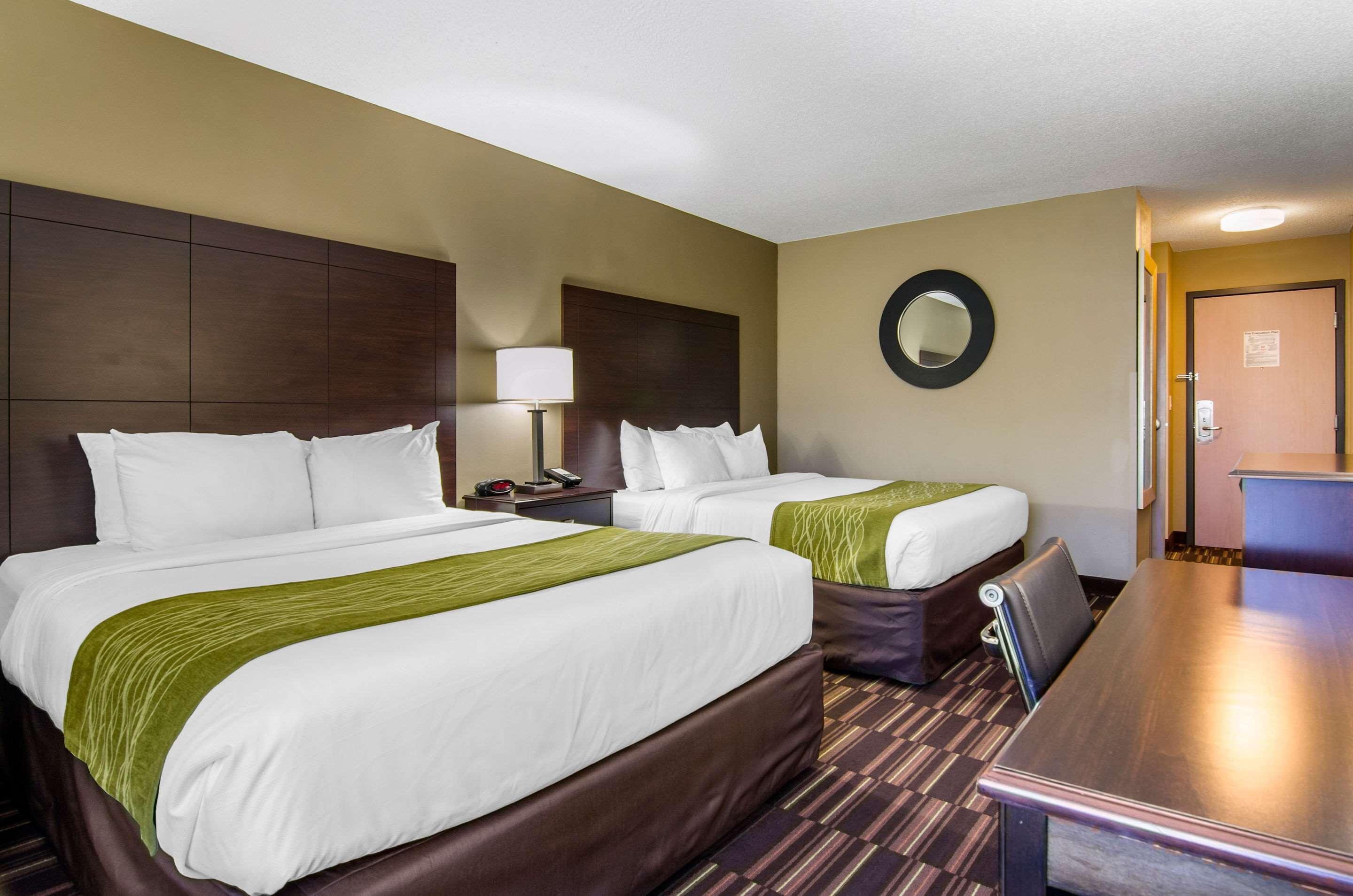 Comfort Inn & Suites Kansas City - Northeast Exterior foto