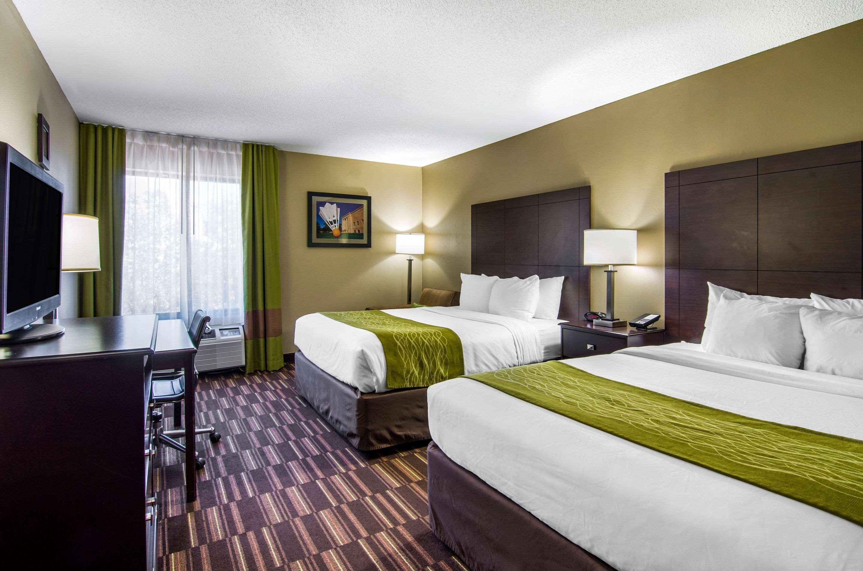 Comfort Inn & Suites Kansas City - Northeast Exterior foto