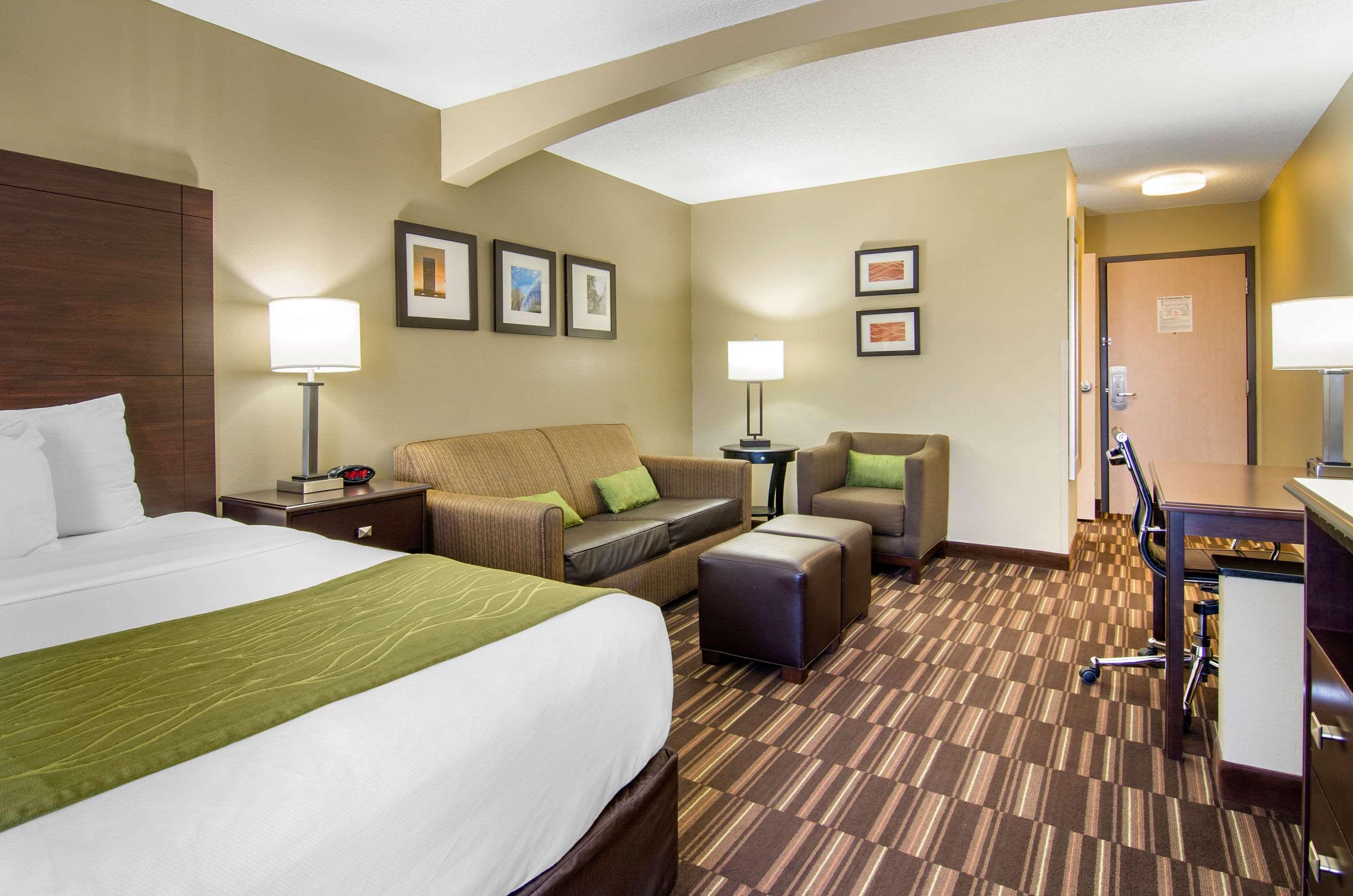 Comfort Inn & Suites Kansas City - Northeast Exterior foto