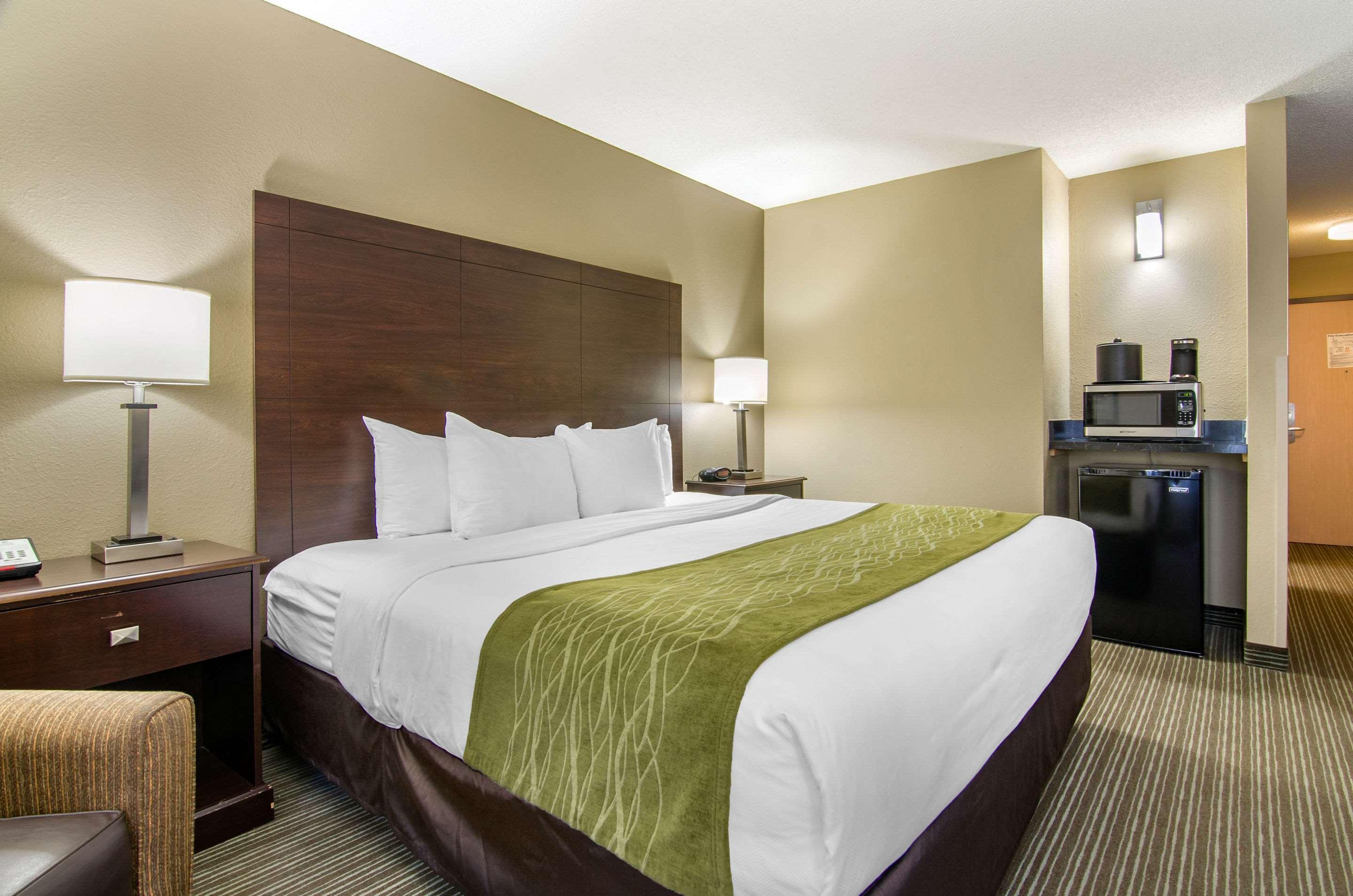 Comfort Inn & Suites Kansas City - Northeast Exterior foto