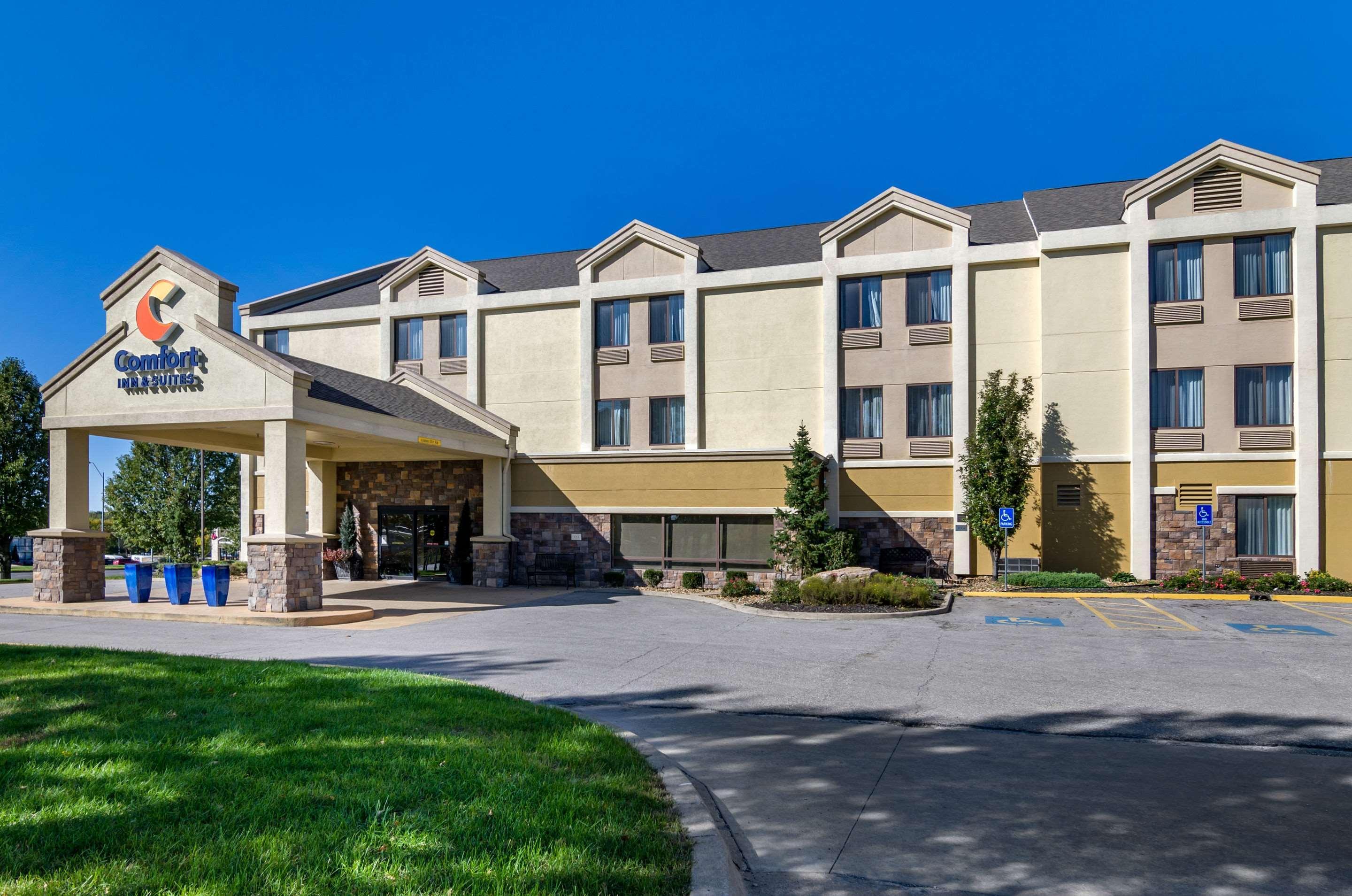 Comfort Inn & Suites Kansas City - Northeast Exterior foto