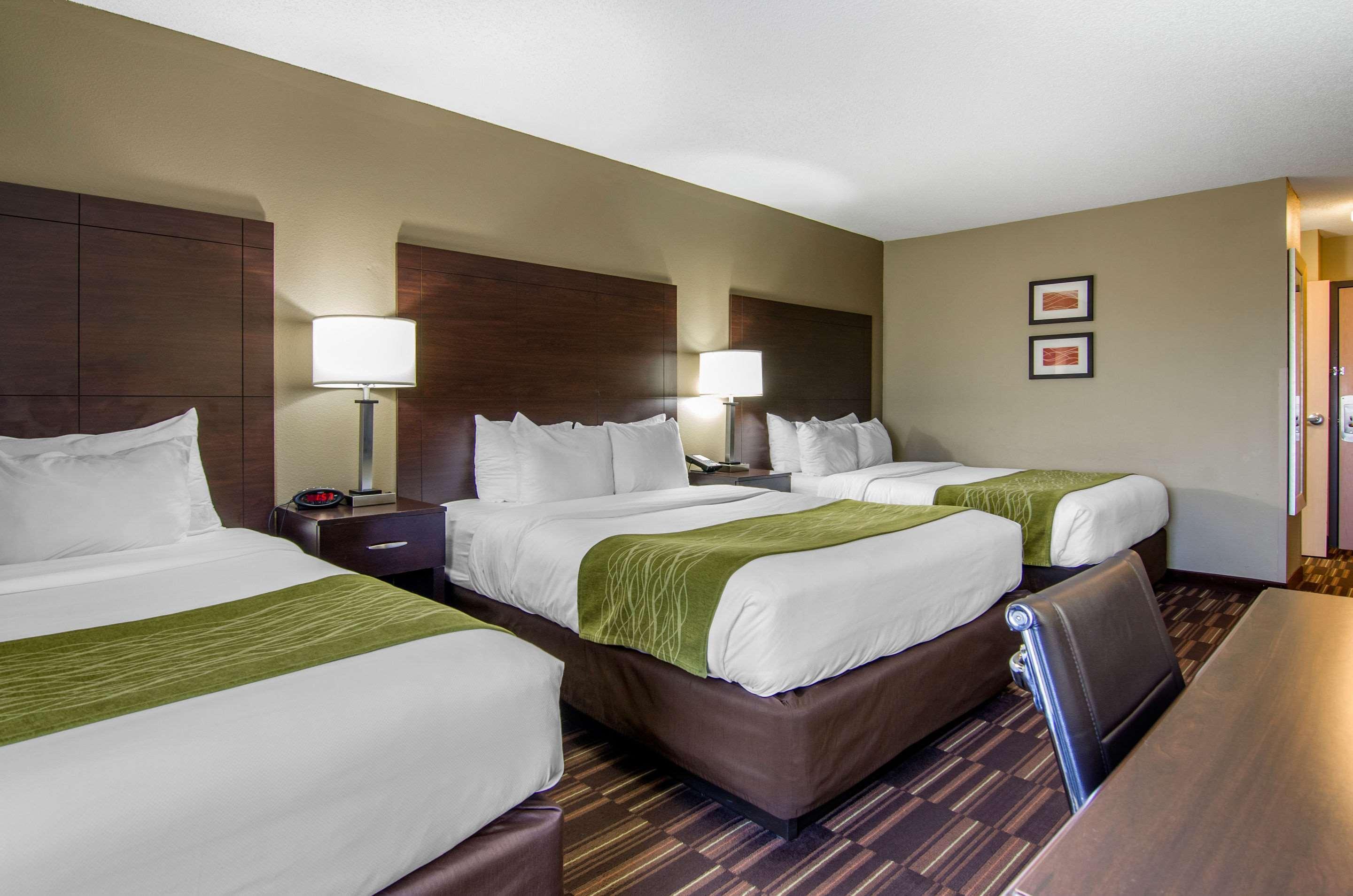 Comfort Inn & Suites Kansas City - Northeast Exterior foto