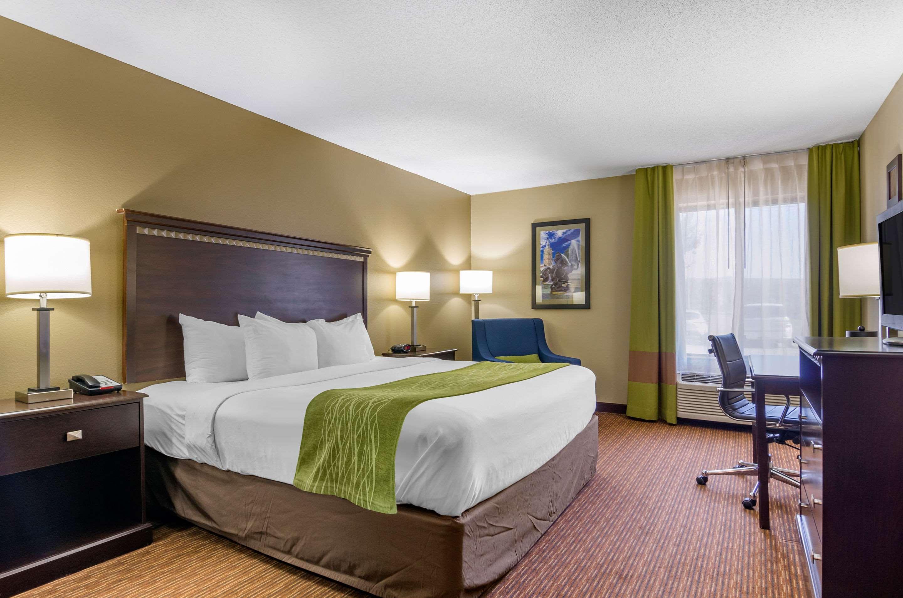 Comfort Inn & Suites Kansas City - Northeast Exterior foto